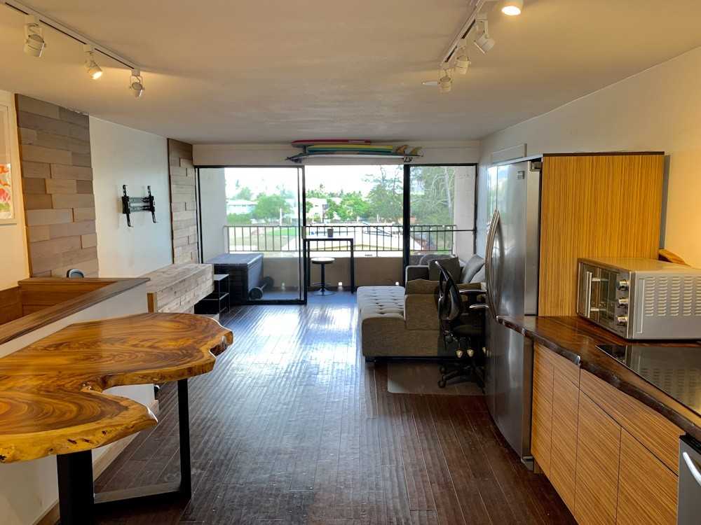 68-090 Au St #1