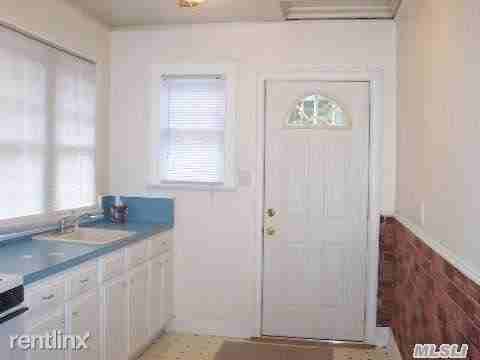 33 Lubber St - Photo 2 of 9