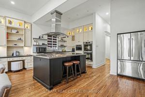 featured image of 423 Manor Road East