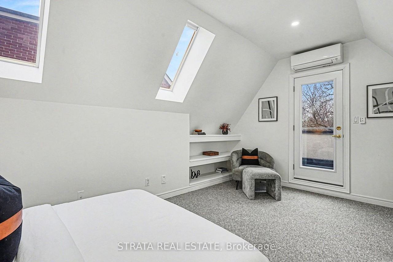 423 Manor Road East - Photo 19