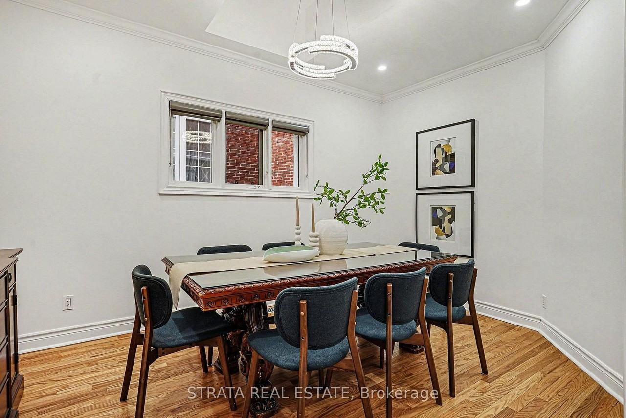 423 Manor Road East - Photo 6 of 36
