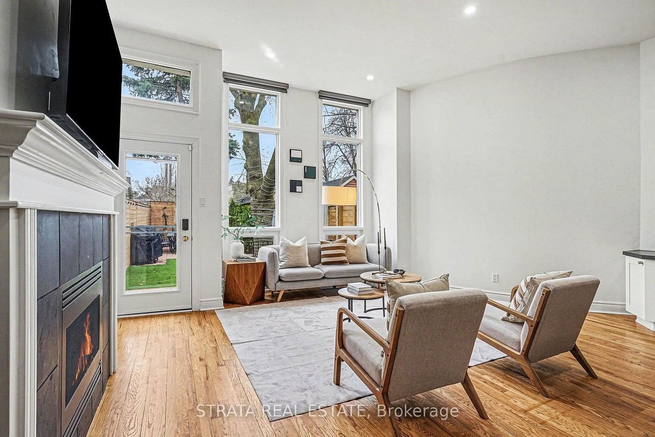 423 Manor Road East - Photo 4 of 36