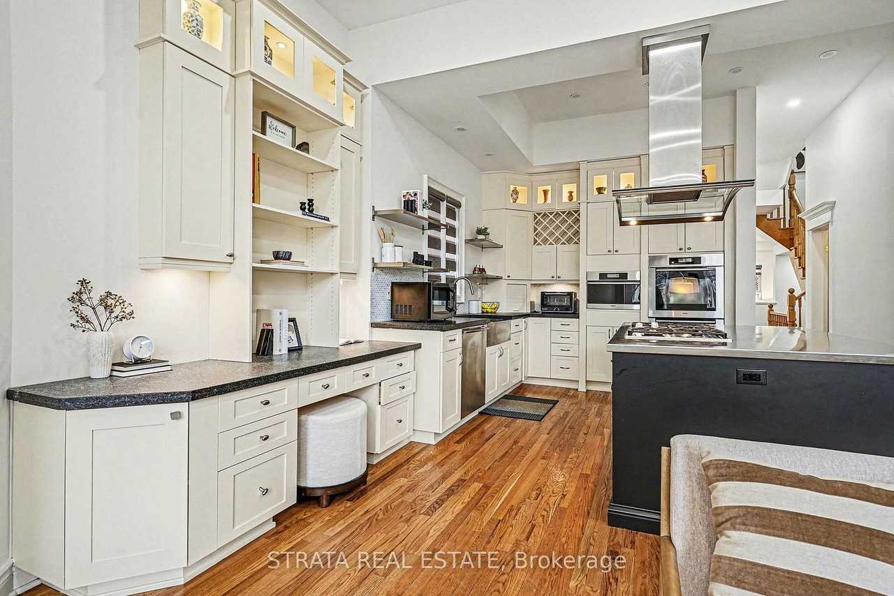 423 Manor Road East - Photo 10