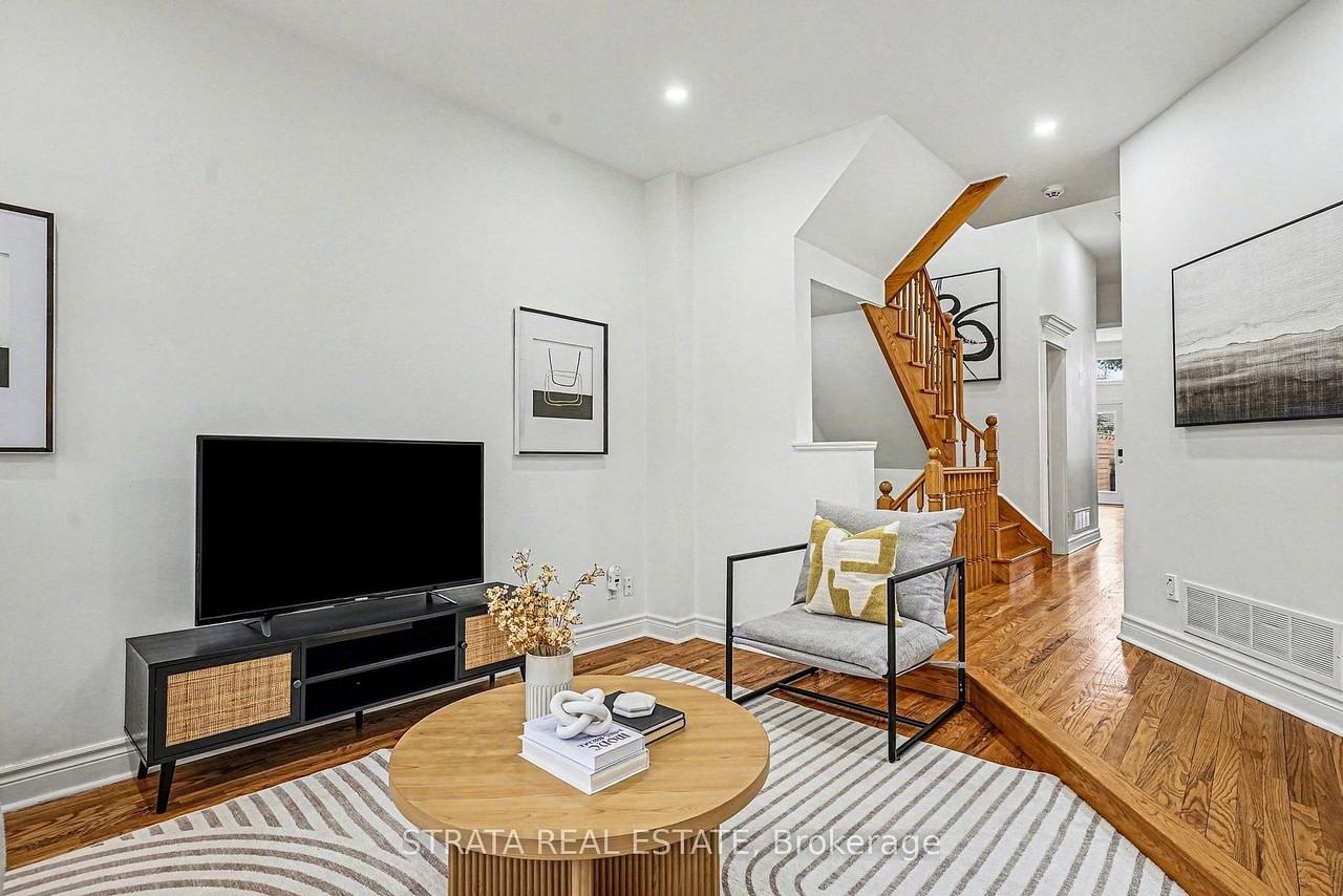 423 Manor Road East - Photo 11