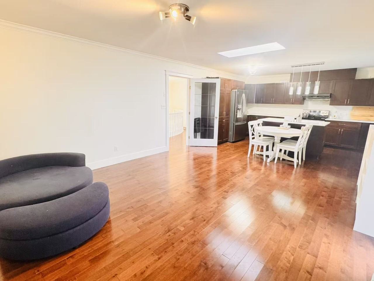 2000 Delahaye Drive - Photo 4 of 24