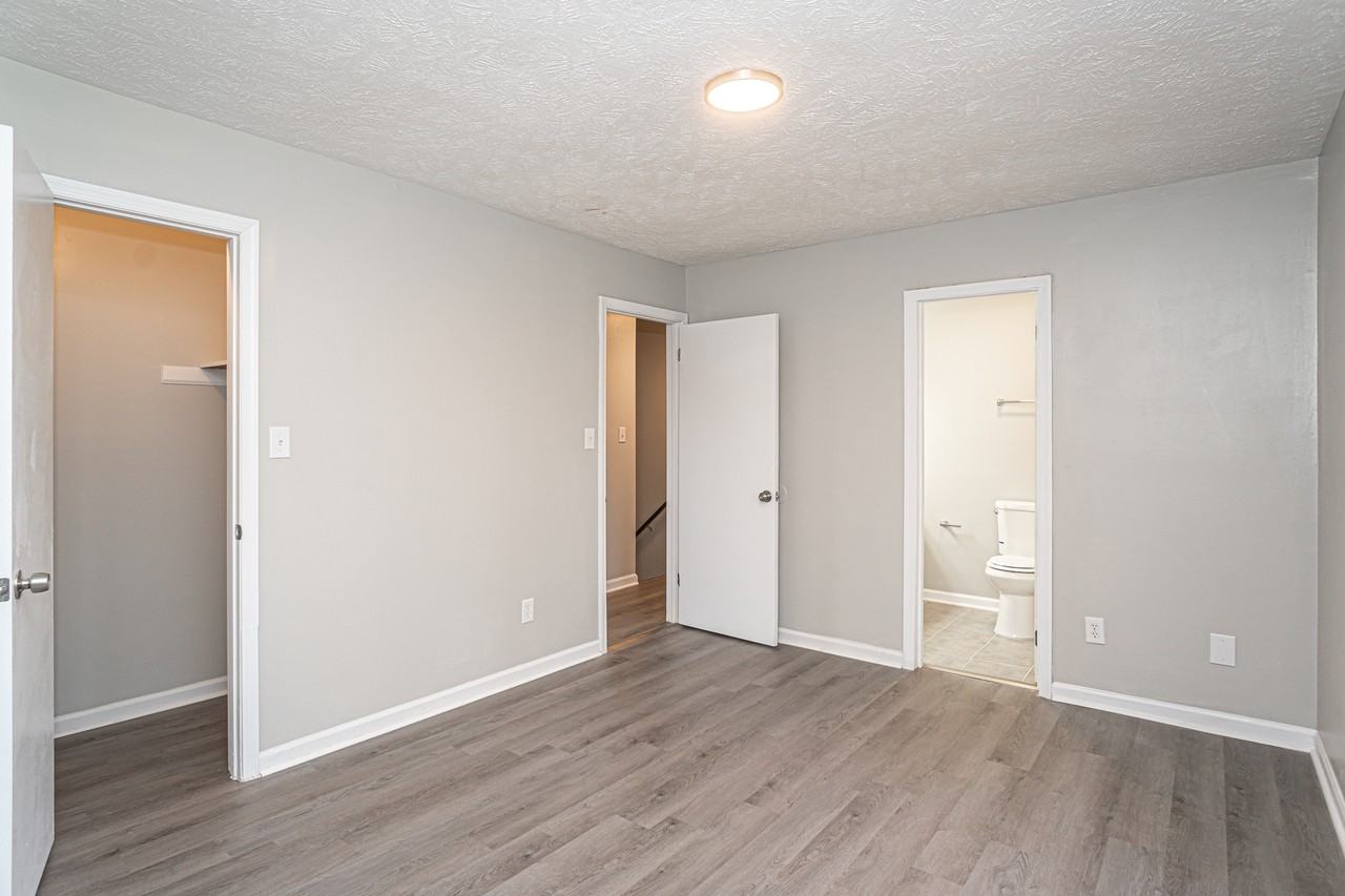 5717 Aftonshire Dr #1 - Photo 3 of 24