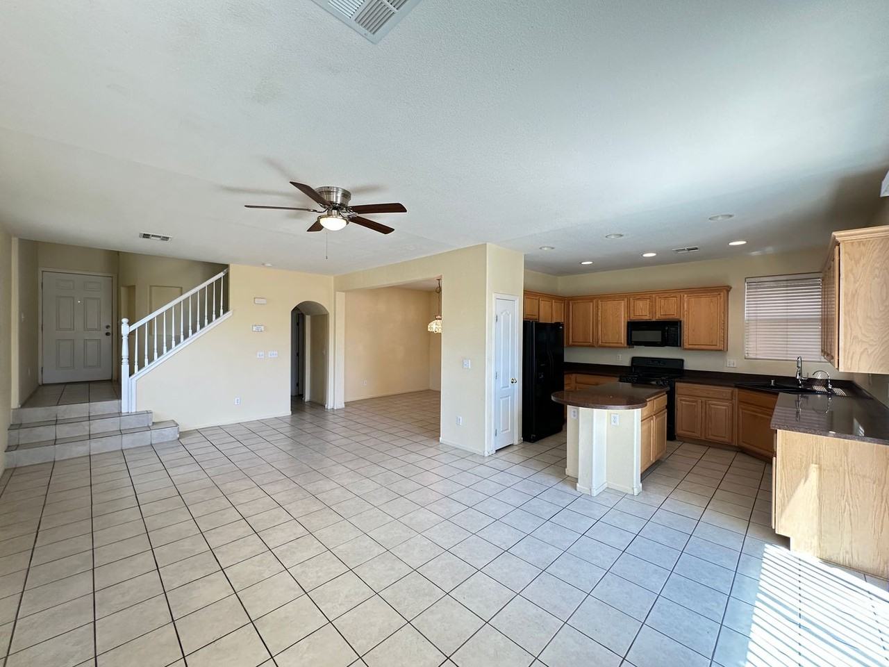 9032 Rutherford Grove St - Photo 3 of 24