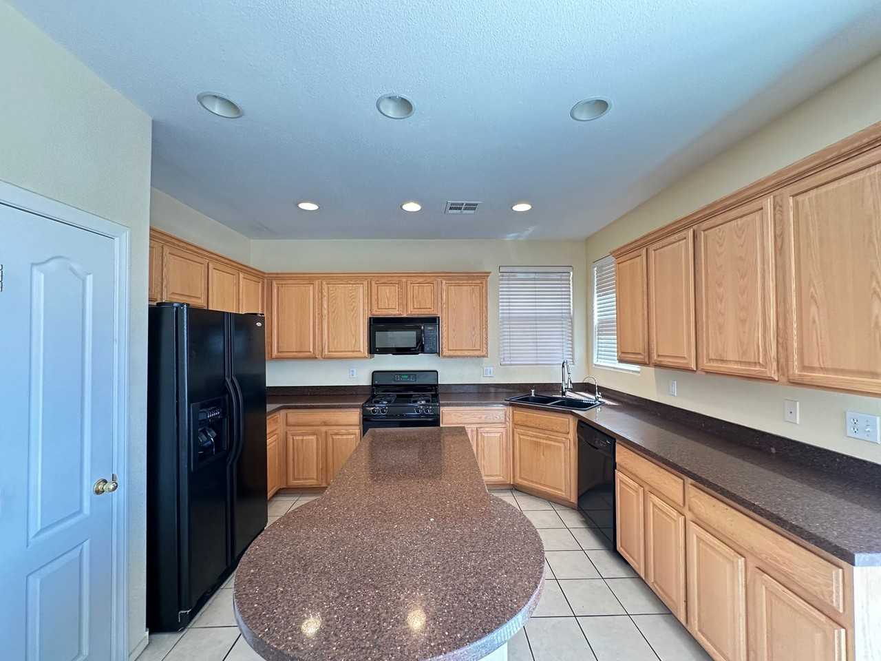 9032 Rutherford Grove St - Photo 6 of 24