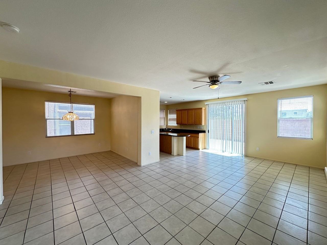 9032 Rutherford Grove St - Photo 7 of 24