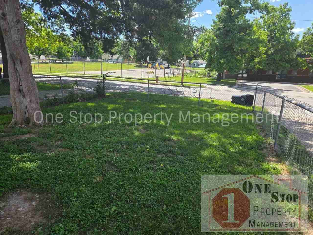 7037 Askew Ave - Photo 3 of 35