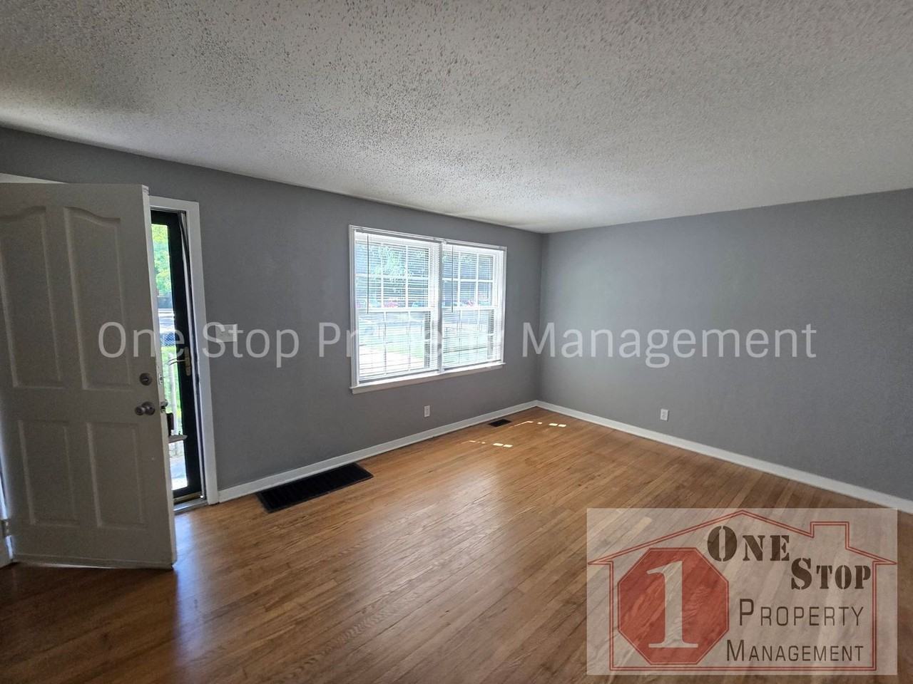 7037 Askew Ave - Photo 4 of 35