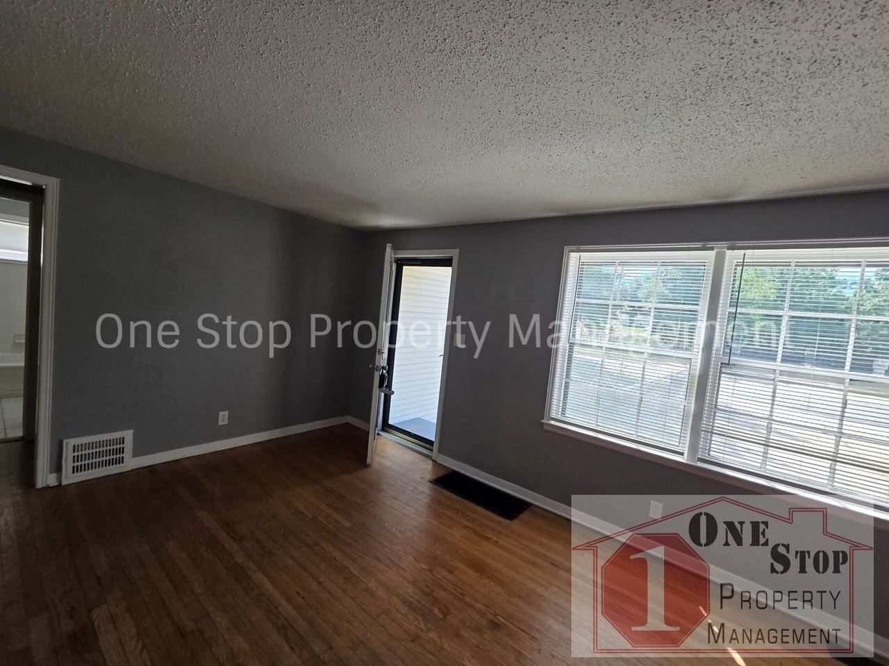 7037 Askew Ave - Photo 5 of 35