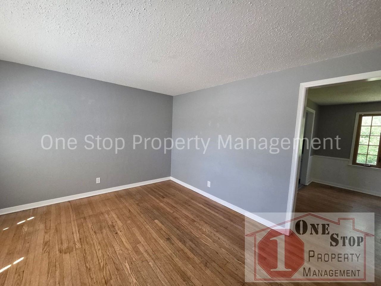 7037 Askew Ave - Photo 7 of 35
