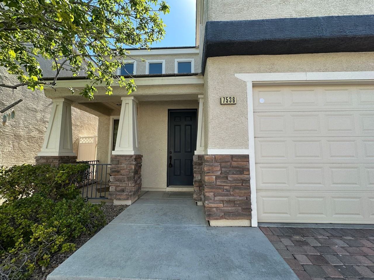 7536 French Springs St - Photo 2 of 19