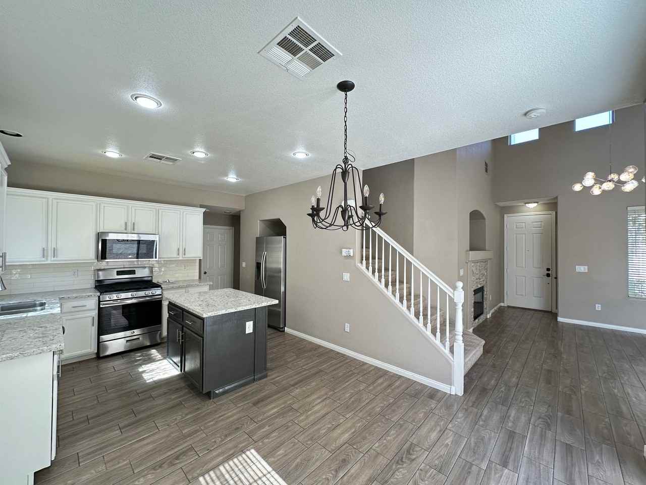 7536 French Springs St - Photo 6 of 19