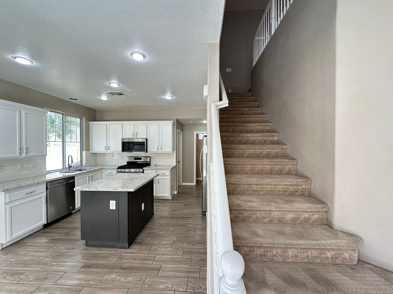 7536 French Springs St - Photo 7 of 19