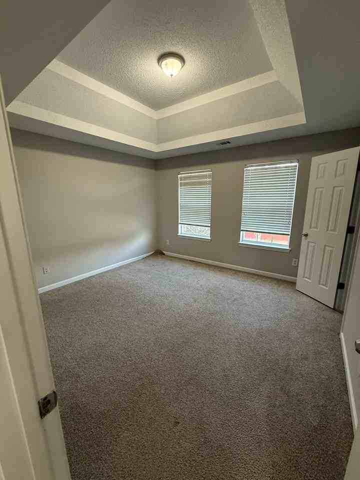 1439 Alice Ave - Photo 2 of 14
