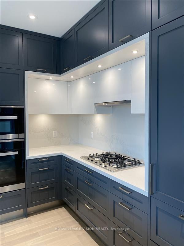 455 Wellington Street West - Photo 4