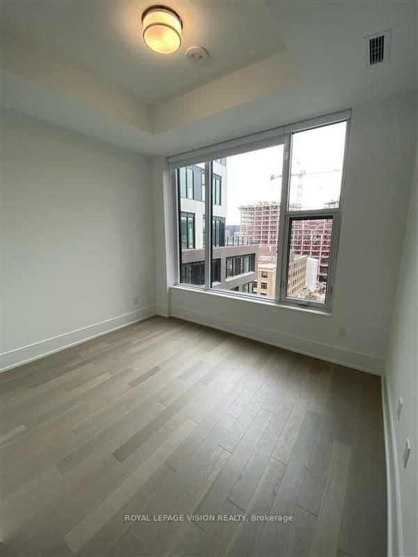 455 Wellington Street West - Photo 17