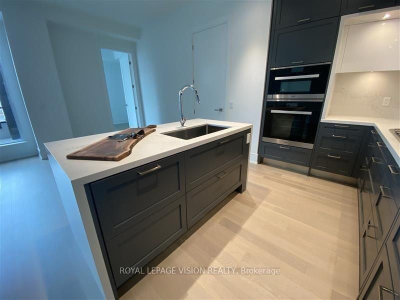 455 Wellington Street West - Photo 3
