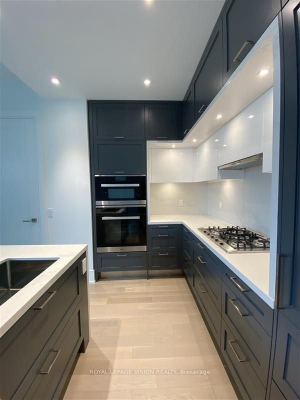 455 Wellington Street West - Photo 2