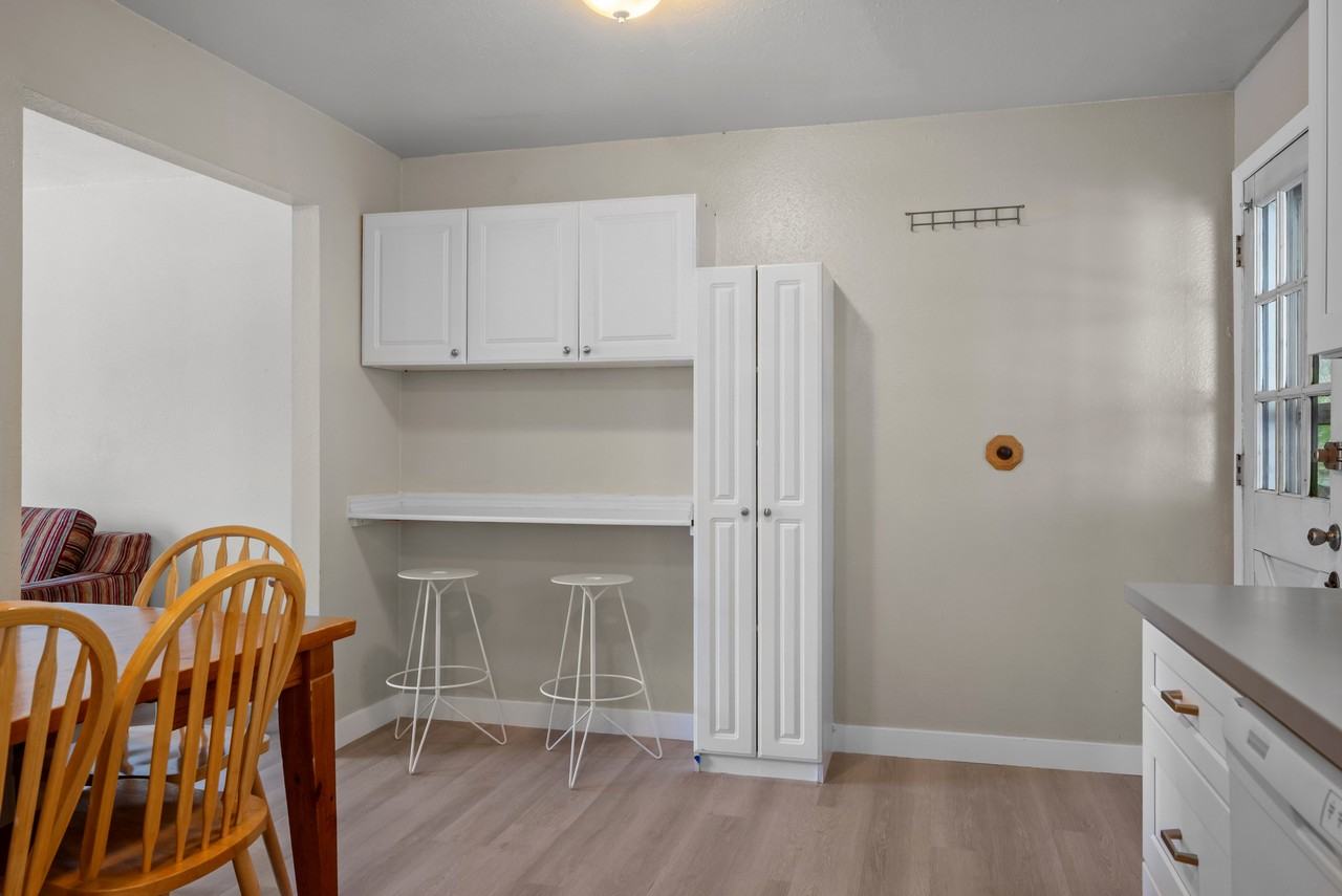455 Eastnorth - Photo 4 of 26