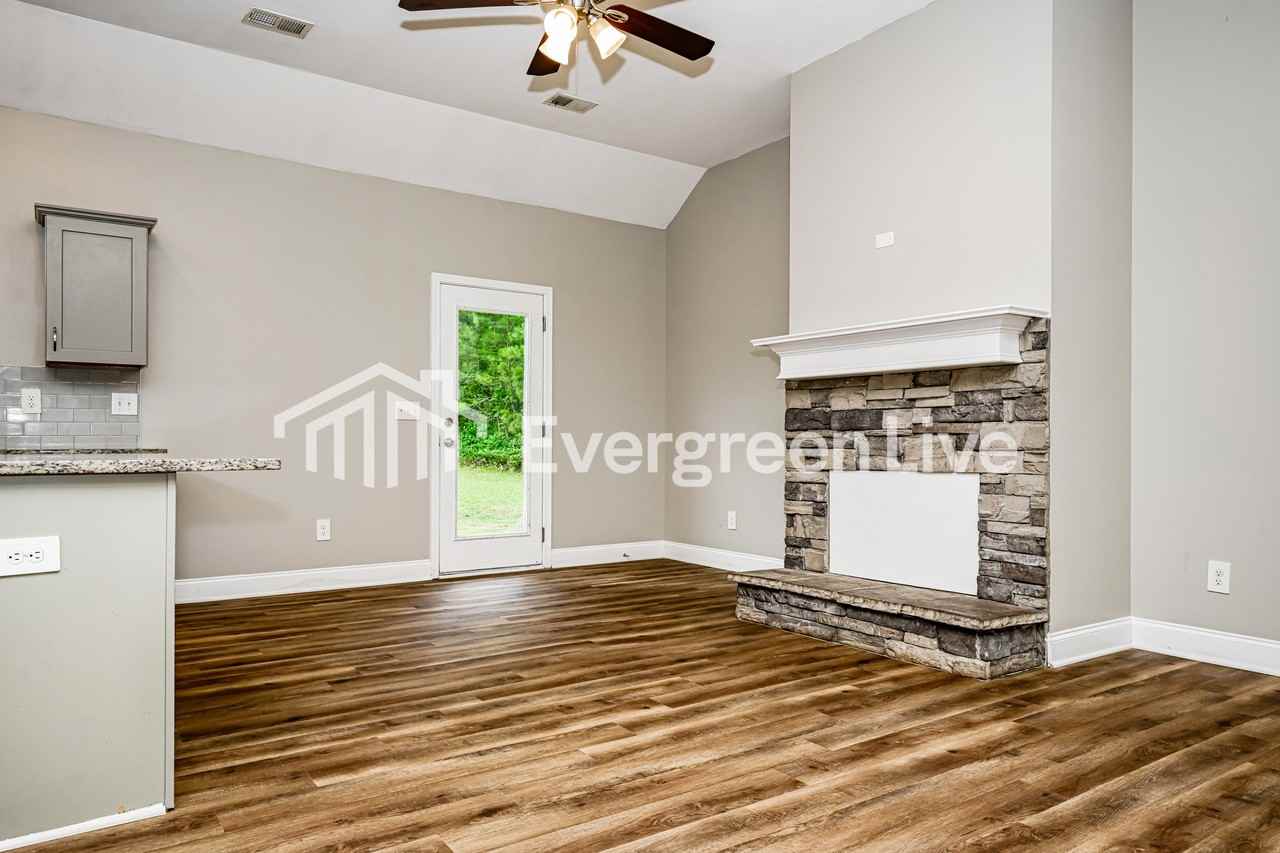 780 Freeman Dr - Photo 2 of 13