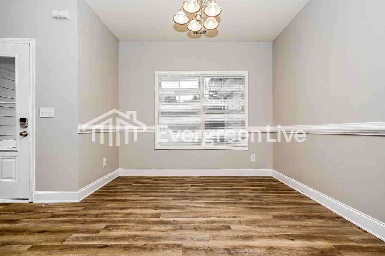780 Freeman Dr - Photo 3 of 13