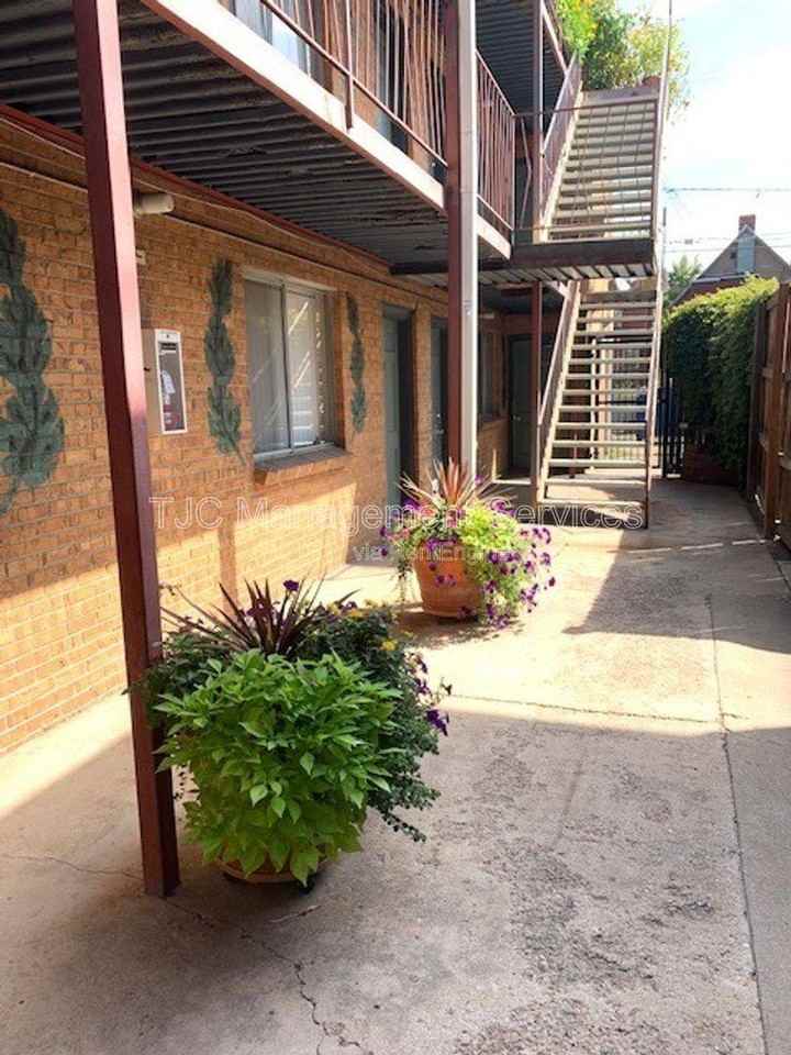 1138 N Corona St #301 - Photo 2 of 10