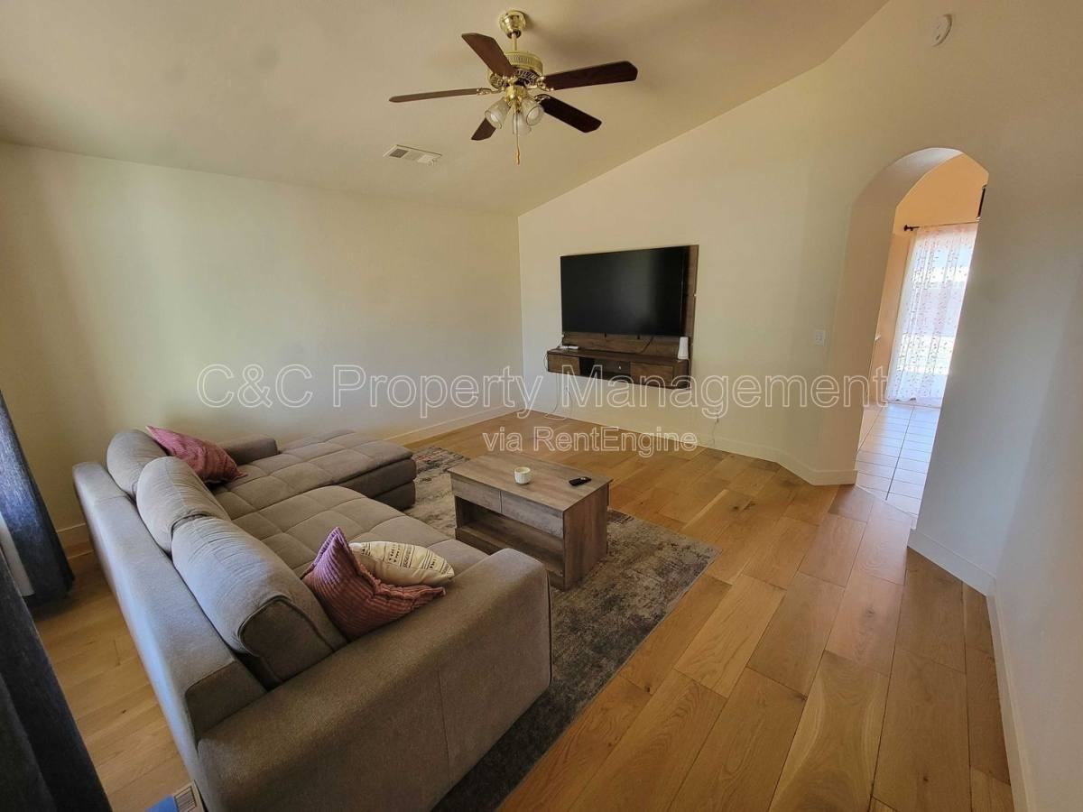 1516 Calaveras Ct - Photo 2 of 7