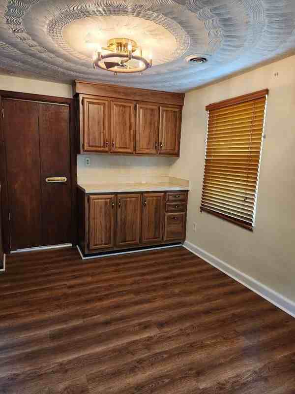 3556 Riverside Dr - Photo 7 of 11