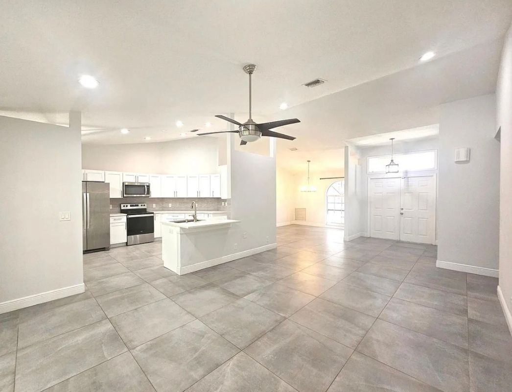 13548 74th St N - Photo 2 of 21