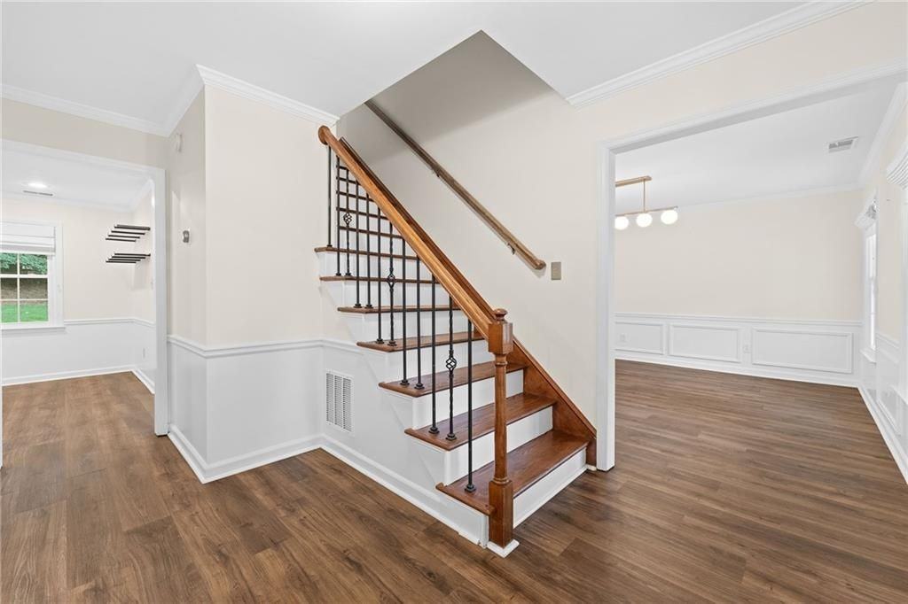 4496 Windsor Oaks Dr - Photo 7 of 48