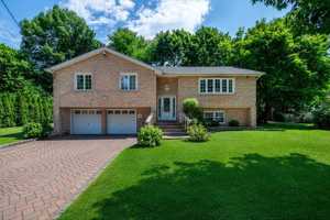 featured image of 18 Carlyle Pl