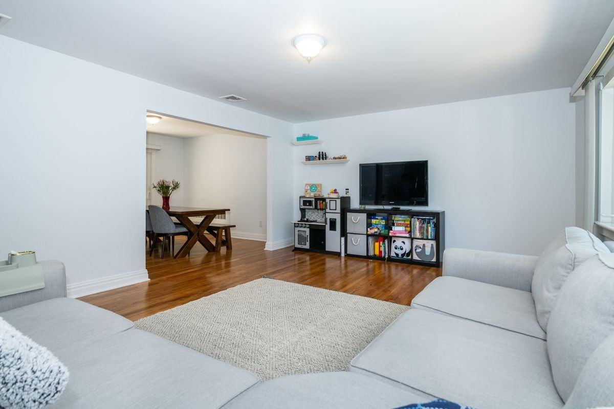 18 Carlyle Pl - Photo 2 of 36