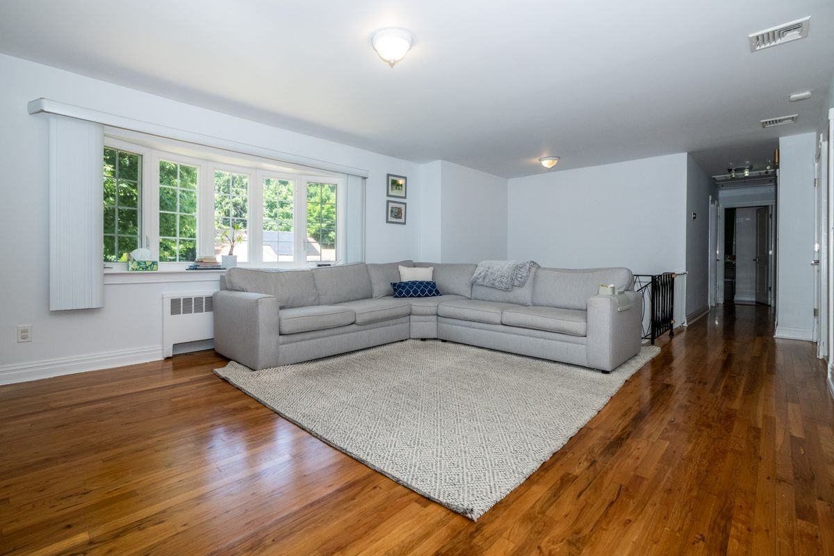18 Carlyle Pl - Photo 3 of 36