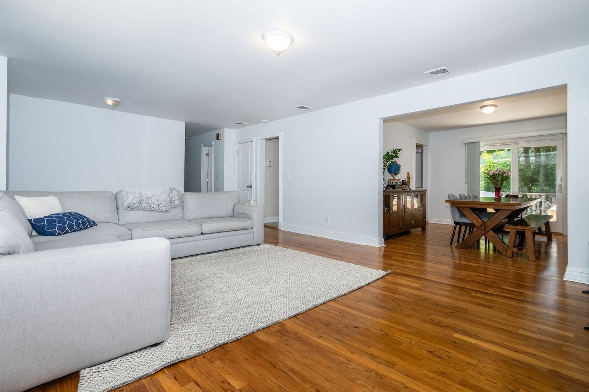 18 Carlyle Pl - Photo 4 of 36