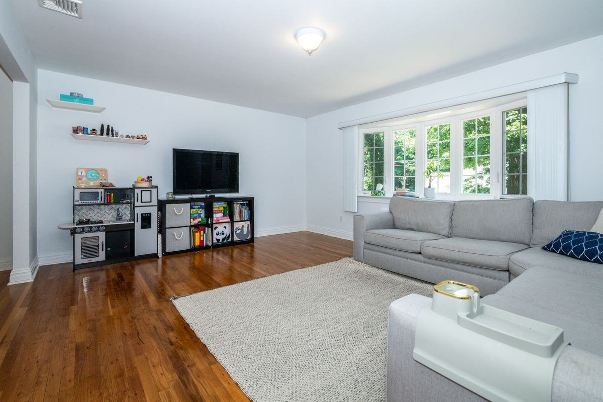 18 Carlyle Pl - Photo 5 of 36
