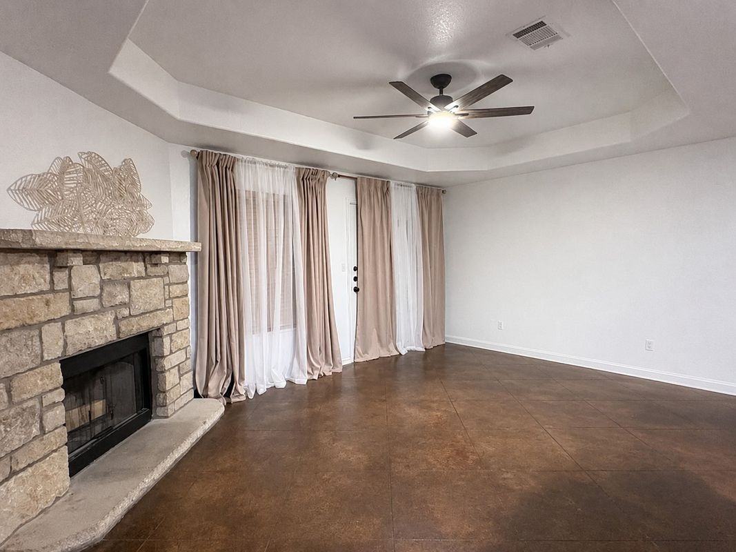 430 Summit Ridge Dr N - Photo 3 of 11
