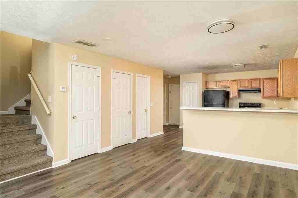 935 Hickory Bend Rd - Photo 2 of 17