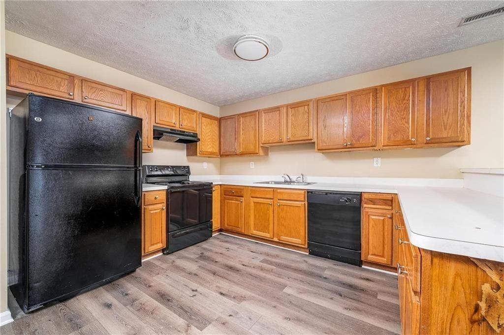 935 Hickory Bend Rd - Photo 4 of 17