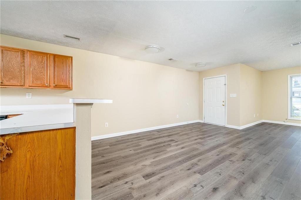 935 Hickory Bend Rd - Photo 5 of 17