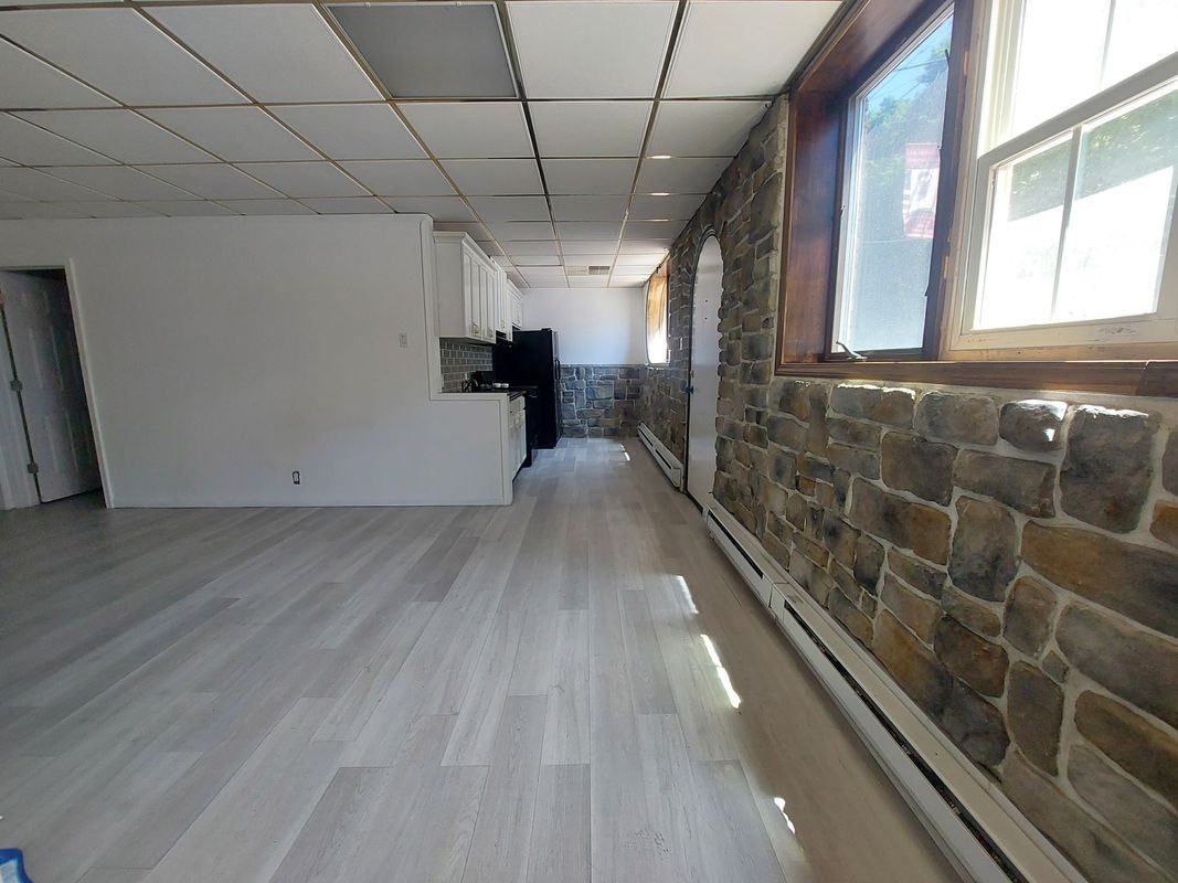 132 E Main St ##1a