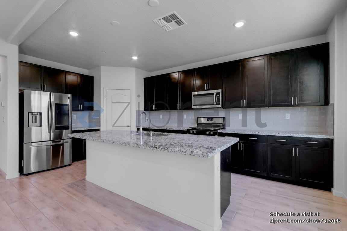 1474 Dorrington Ln - Photo 5 of 20