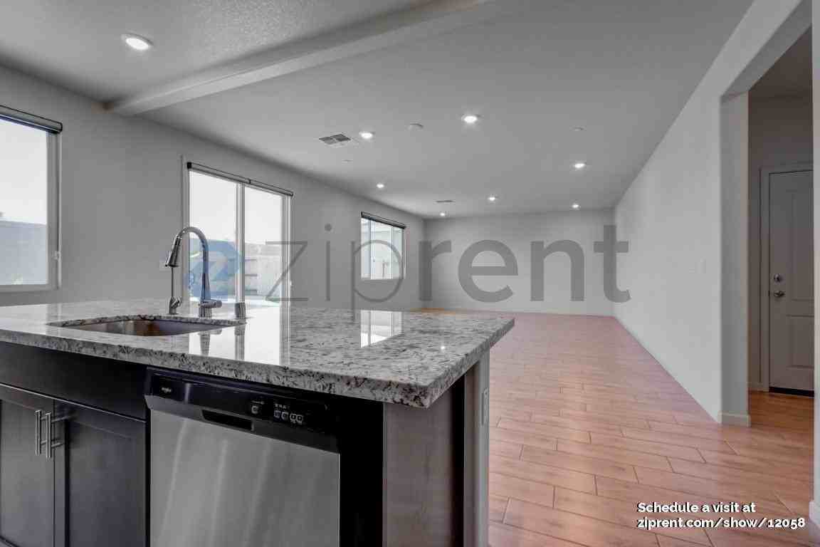 1474 Dorrington Ln - Photo 6 of 20