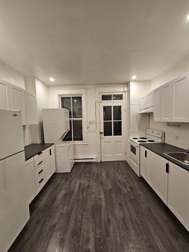 6042 Avenue du Parc - Photo 3 of 8