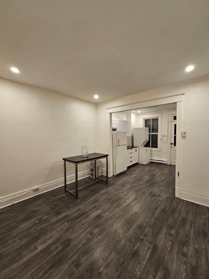6042 Avenue du Parc - Photo 4 of 8