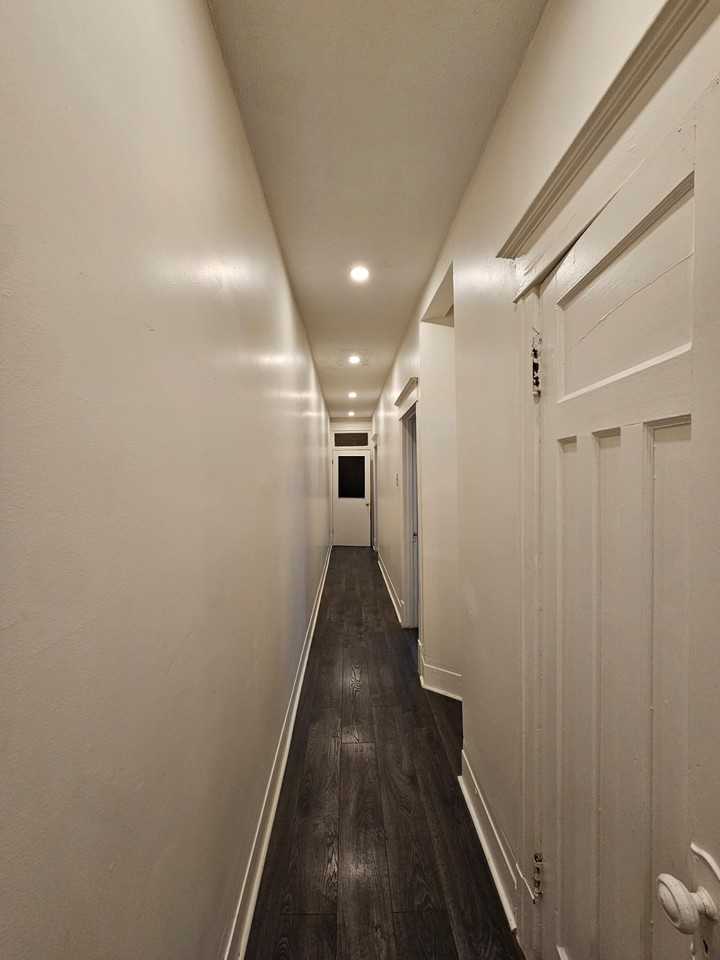 6042 Avenue du Parc - Photo 7 of 8