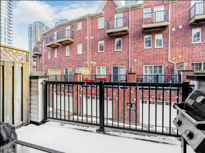 99 The Queensway - Photo 3 of 14