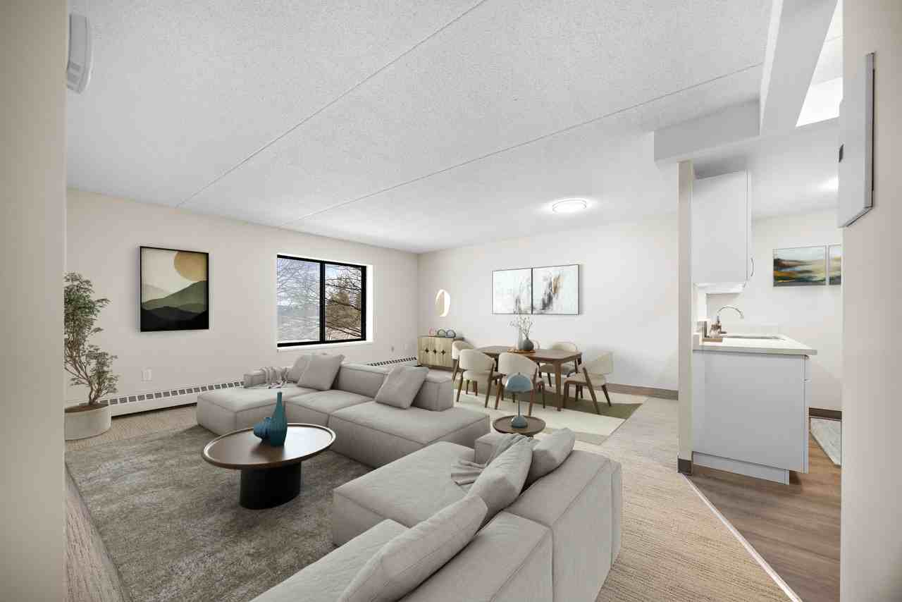 405 Park Road North - Photo 4 of 13